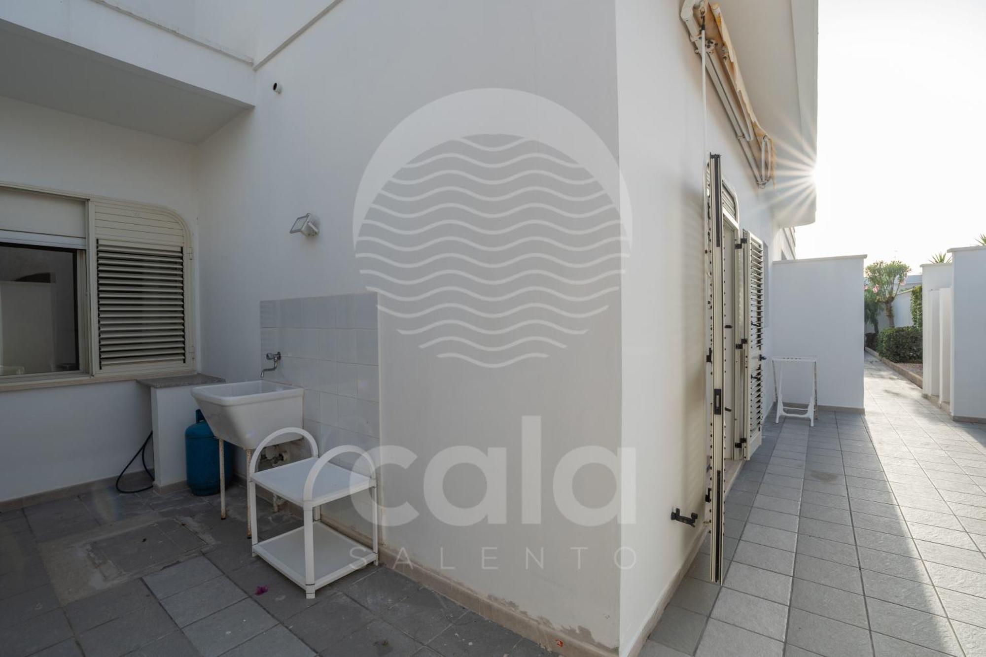 Villa Waterfront By Cala Salento 切萨雷奥港 外观 照片